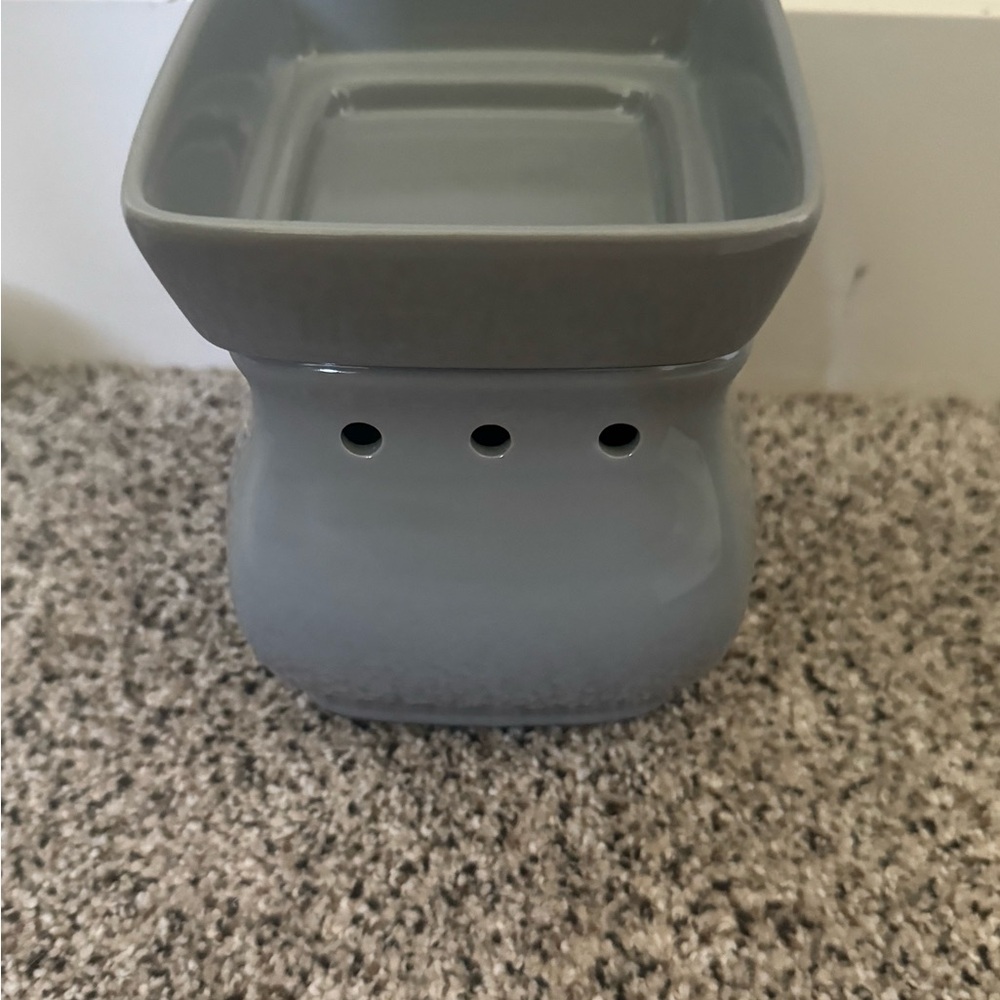Scentsy Classic Curve Gloss Gray Warmer